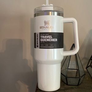 New Stanley 40oz travel quencher frost pearlescent color